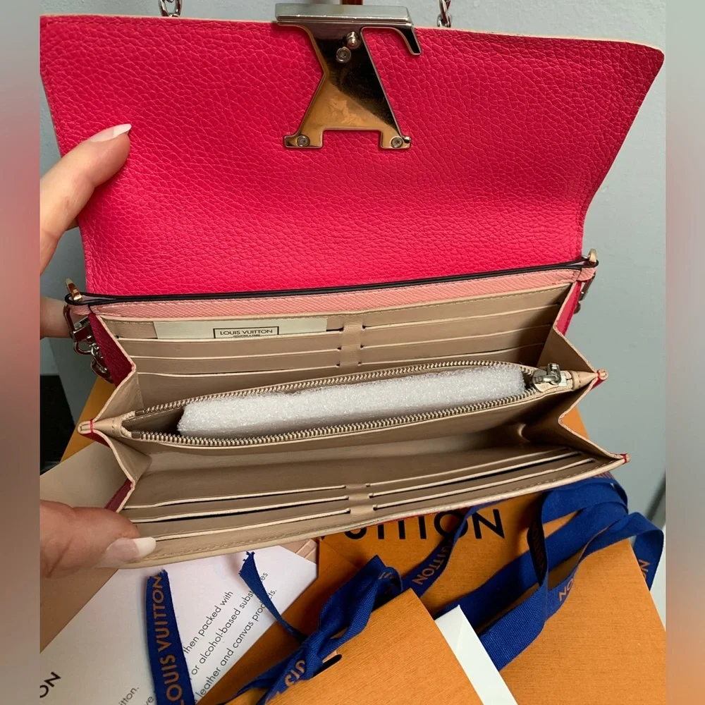 2016 authentic Louis Vuitton fuscia Capucines Taurillon leather wallet